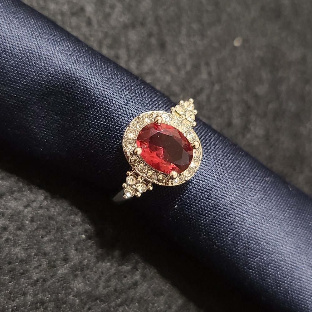 Red Gemstone Silver Ring - image 2